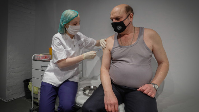 Русия с най-голям спад на заразените с коронавирус от ноември
